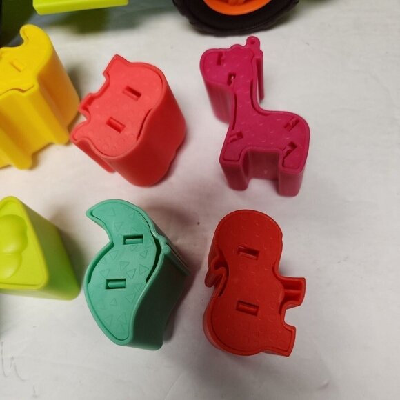 B. toys Animal Rescue Shape Sorter Truck - Happy Cruisers, Rollin' Animal Rescue - Picture 3 of 6